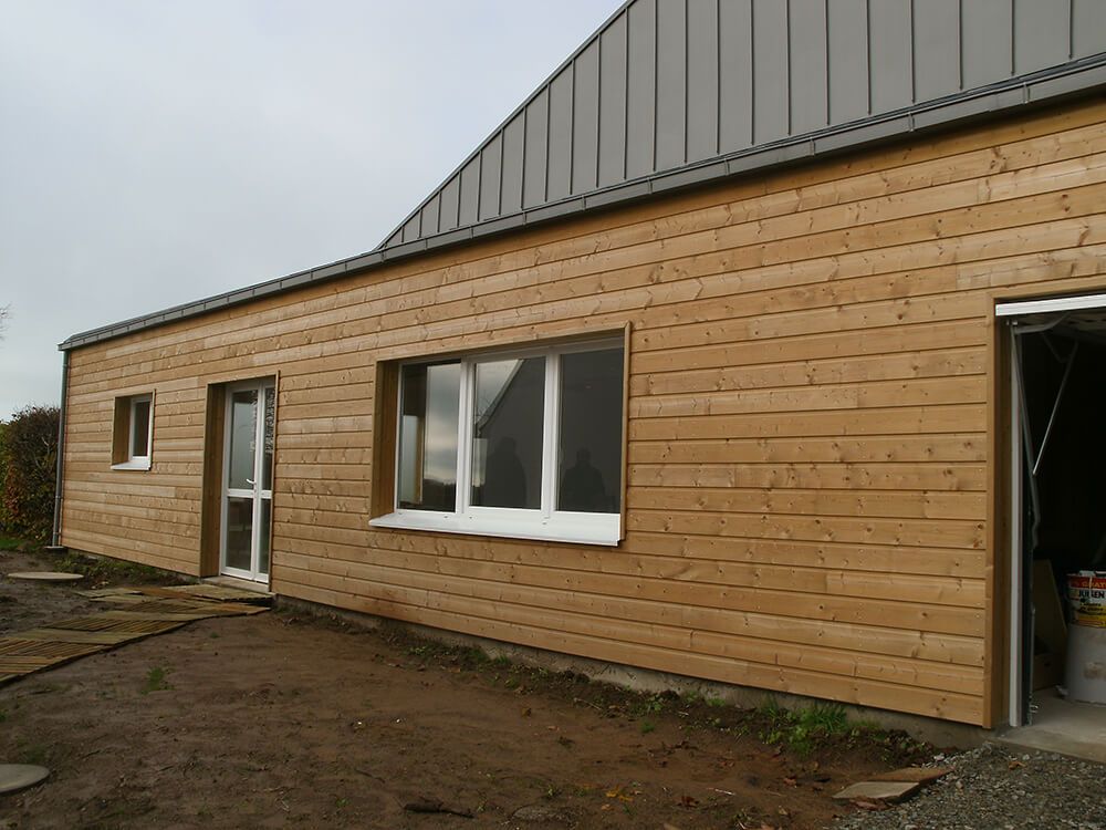 Bardage bois, en fibrociment ou en tôle acier : installation dans le Finistère Bardage bois, en fibrociment ou en tôle acier : installation dans le Finistère